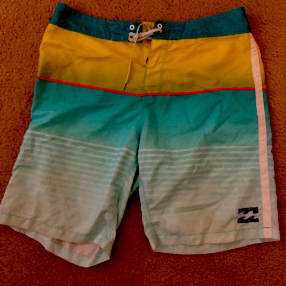Men’s size 36 Boardshorts GUC